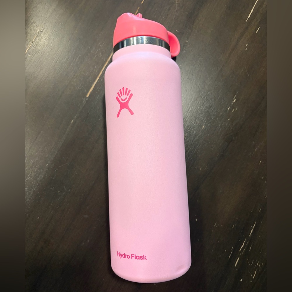 Hydro Flask Light Pink Bottle